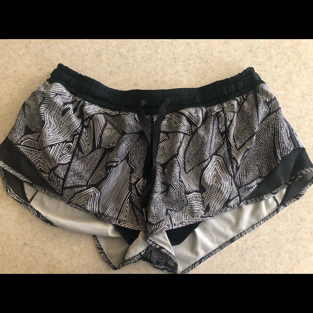 Lululemon Hotty Hot Short